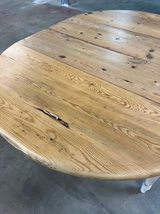 Antigua mesa de madera alas abatibles