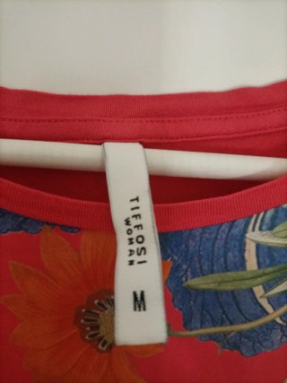 Camiseta Tiffosi flores roja