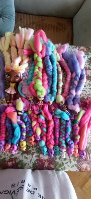 Muñecas con pelo largo y accesorios