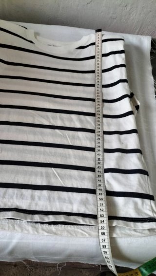 Jersey rayas blancas y negras con hombreras