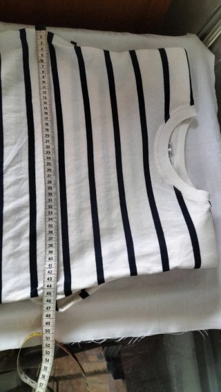Jersey rayas blancas y negras con hombreras