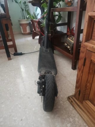 Due monopattini elettrici (senza batterie)