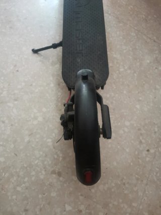 Due monopattini elettrici (senza batterie)