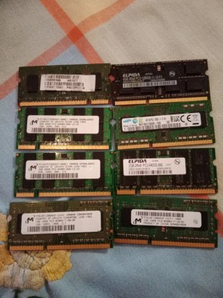 Memorias RAM de 4 de 2 y de 1