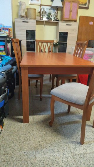 Mesa y 4 Sillas Comedor Madera