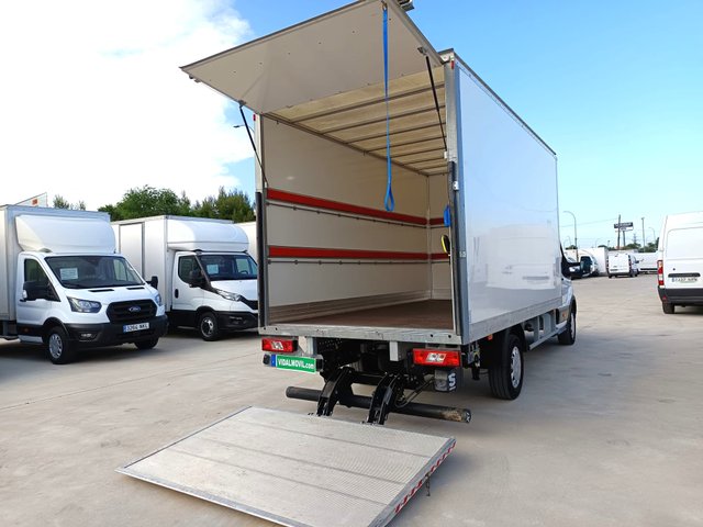 FORD TRANSIT TREND CAJA PAQUETERO TRAMPILLA 130 CV