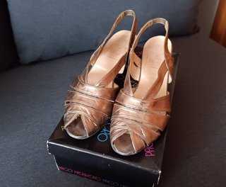 Sandalias Paco Herrero doradas talla 38