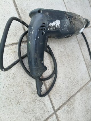 Taladro percutor 220-240V