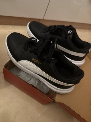 Zapatillas Puma Negras y Blancas
