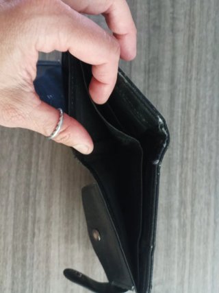 Portafoglio uomo con chiusura