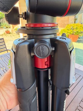 Trípode Manfrotto MK055