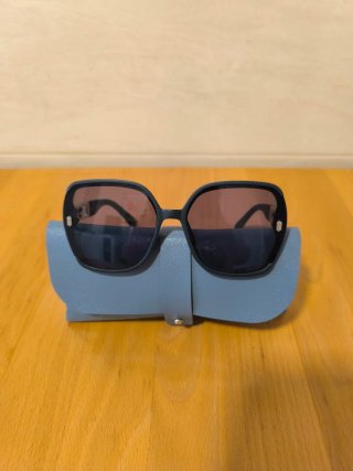 Occhiali da sole da donna blu navy