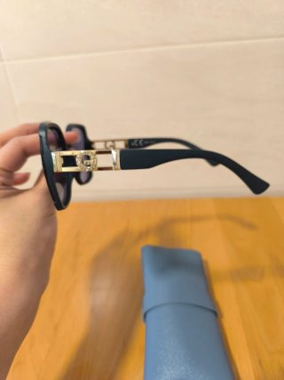 Occhiali da sole da donna blu navy