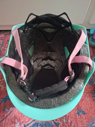 Patines en línea Frozen con casco y protecciones