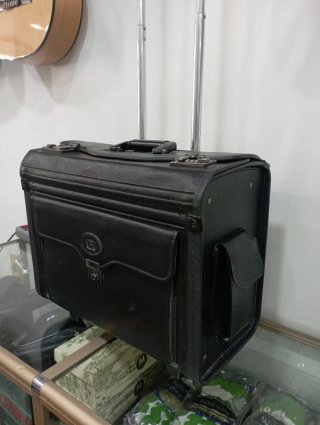 Maleta médica antigua negra