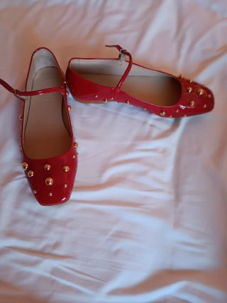 Zapatos de la marca Dansi rojos