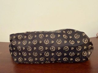 Pollini astuccio nero con logo dorato