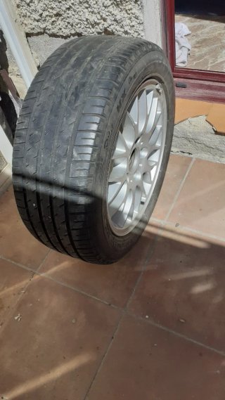 Llanta BMW Styling 42 16 pulgadas.
