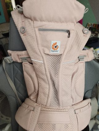 Mochila Ergobaby Omni Breeze Rosa