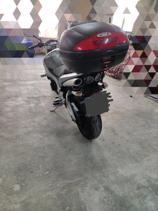 Suzuki GSR 600 Naked
