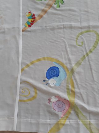 Cortina infantil pintada a mano
