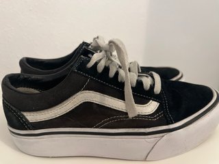Zapatillas Vans Mujer Negras y Blancas