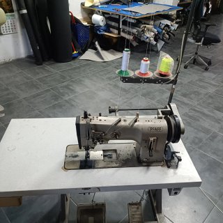 Máquina de coser doble aguja triple arrastre