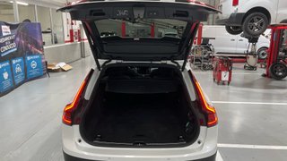 Volvo V90  cross country  B4 plus awd 2024