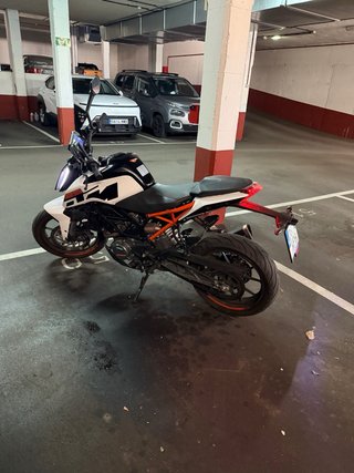 KTM Duke 125 Blanca