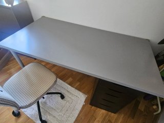 Escritorio con cajonera