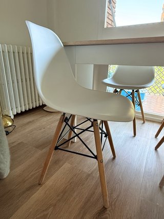 Mesa comedor + 4 sillas nórdicas