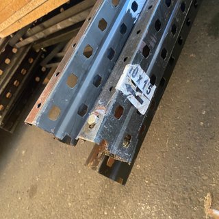 Estantería industrial metálica