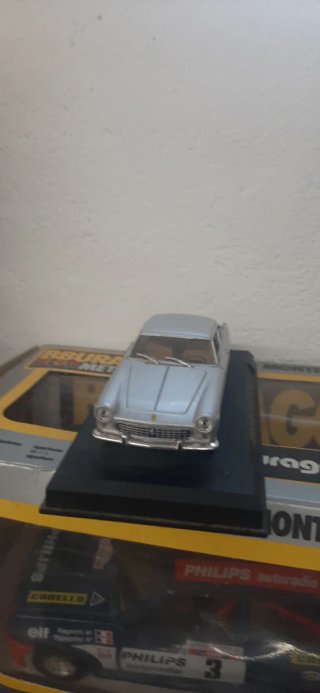 Ferrari 250 GTE 2+2 1/43