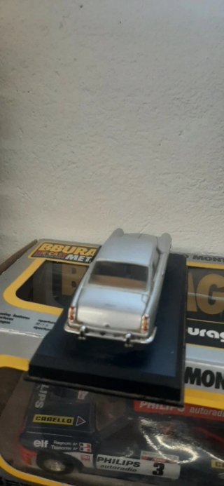 Ferrari 250 GTE 2+2 1/43