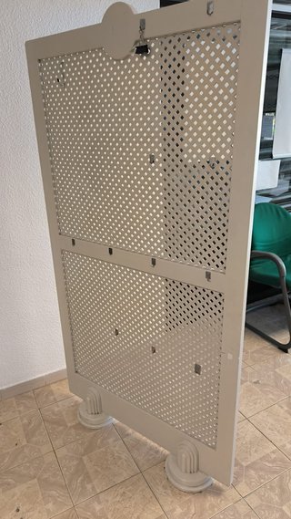 BIOMBO SEPARADOR DE MADERA CON DISEÑO DE CELOSIA