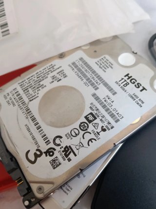 2 Discos Duros HGST 1TB + 500GB