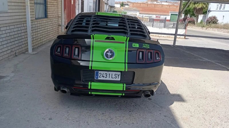 Ford Mustang 2014 - foto 1