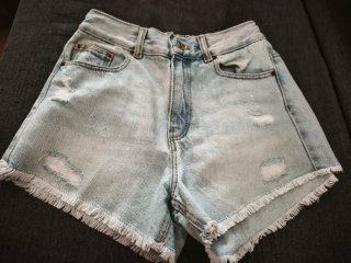 Lote 4 shorts vaqueros y de tela