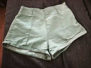 Lote 4 shorts vaqueros y de tela