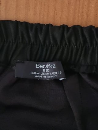 Minifalda negra con cinturón talla M
