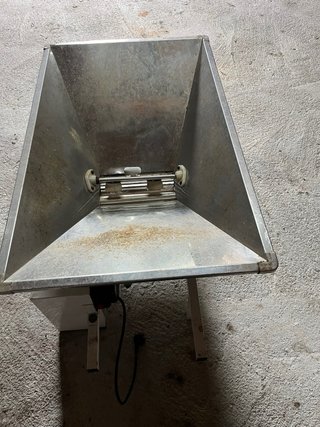 Máquina para pisar uva