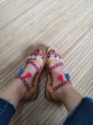 Sandalias Zara Niña Talla 35 Borlas y conchas rosa
