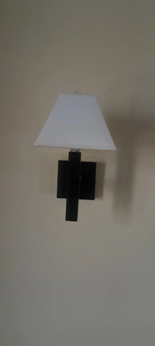 Apliques de pared de madera oscura con tulipa tela