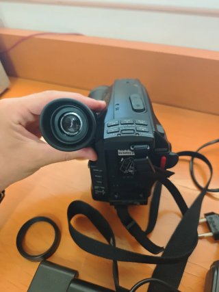 Videocámara Panasonic 8x/Wide.