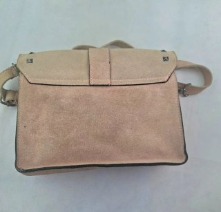 Bolso bandolera cuero tachuelas vintage