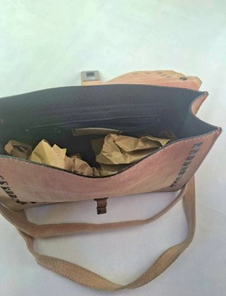 Bolso bandolera cuero tachuelas vintage