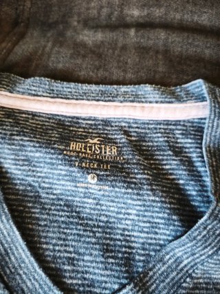 Camiseta Hollister Azul y Blanca Talla M