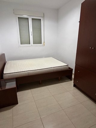 Armario 140€ cama 120€