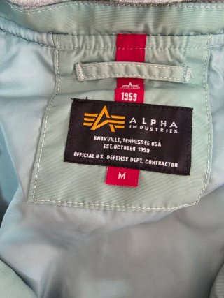 Chaqueta Alpha Industries verde color menta