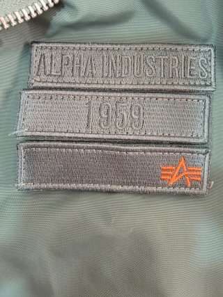 Chaqueta Alpha Industries verde color menta